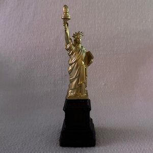 Avon Vintage Statue of Liberty cologne bottle 🇺🇸